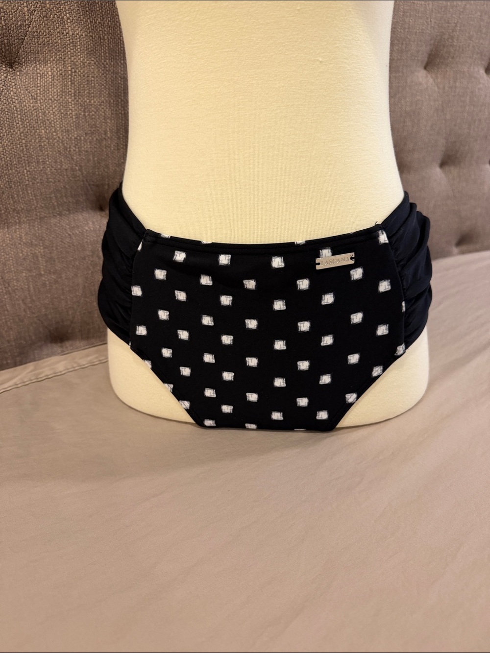 LASCANA BLACK & WHITE MID RISE SWIM BOTTOMS EURO 36D/ M